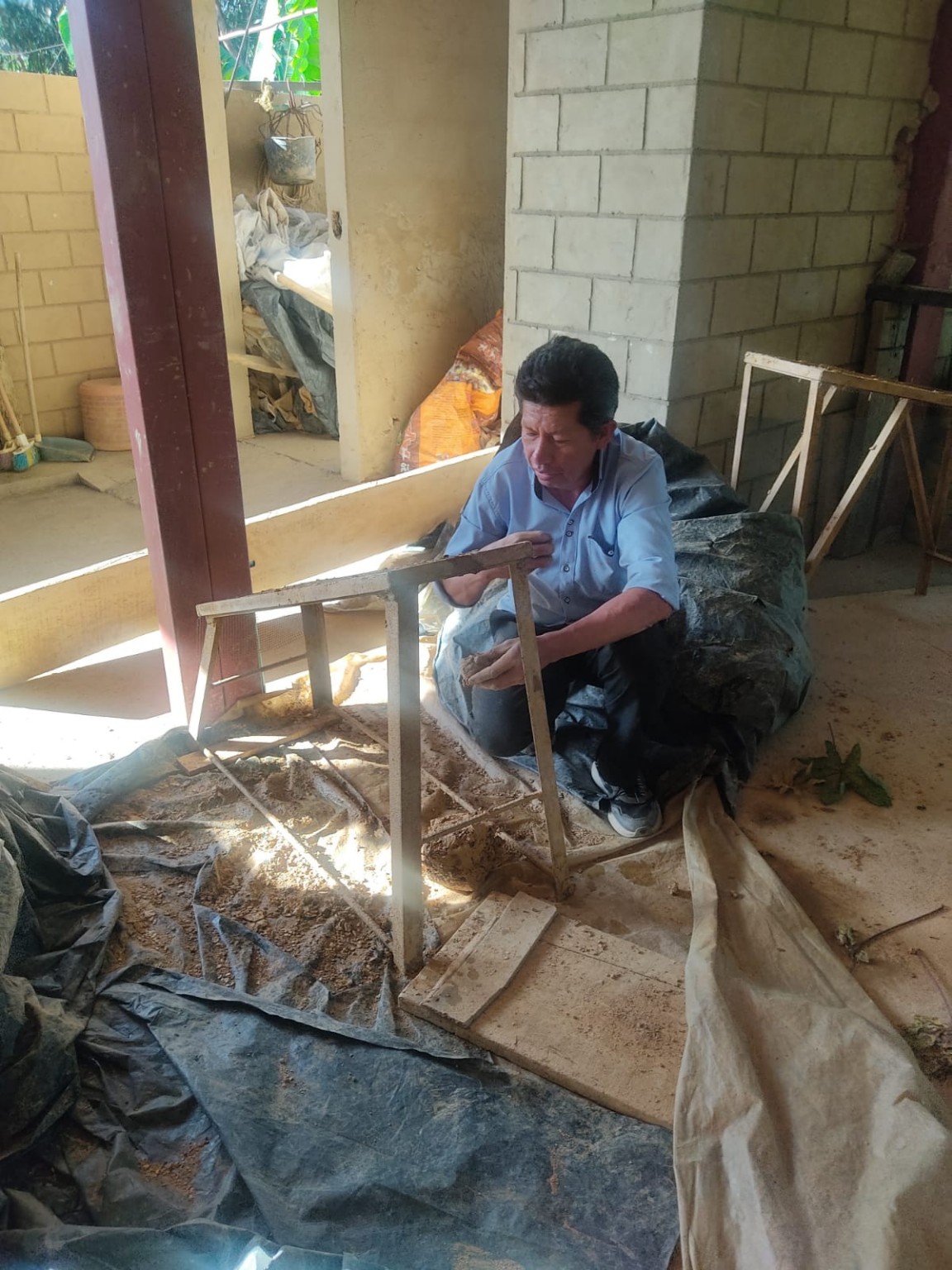 Proceso de torno durante el taller demostrativo en Ráquira